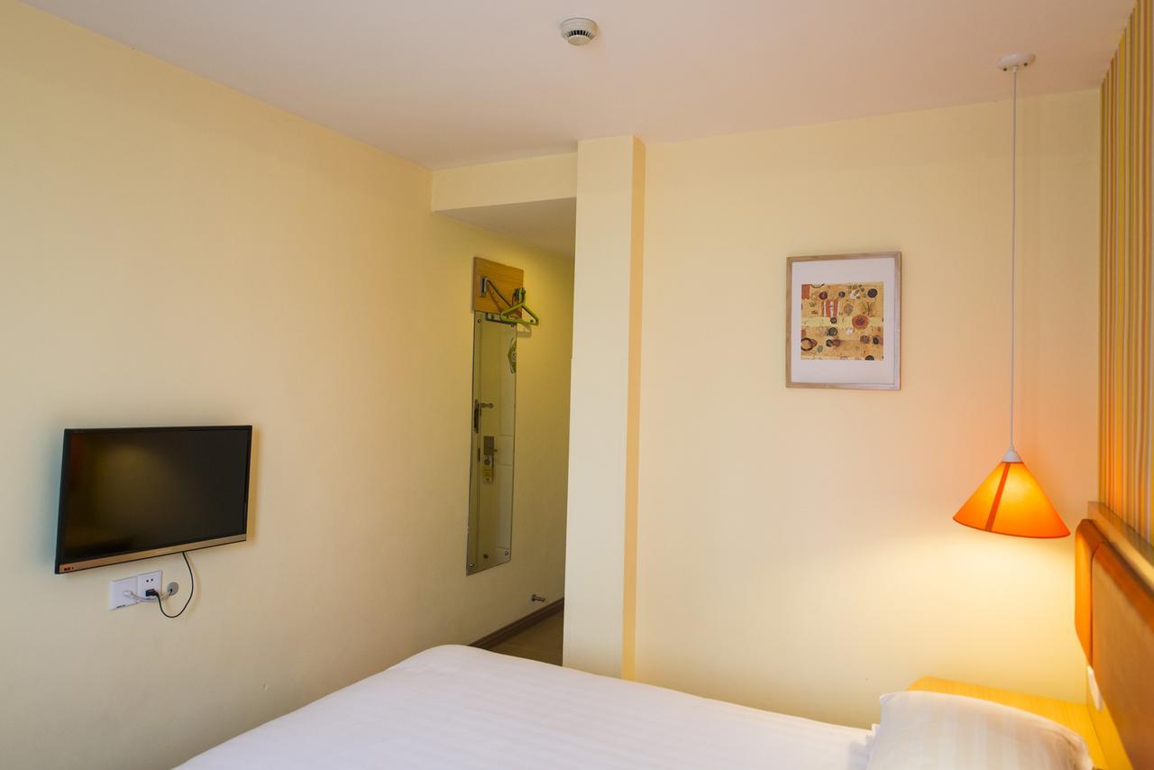 Home Inn Shanghai Lujiabang Road Metro Station 外观 照片